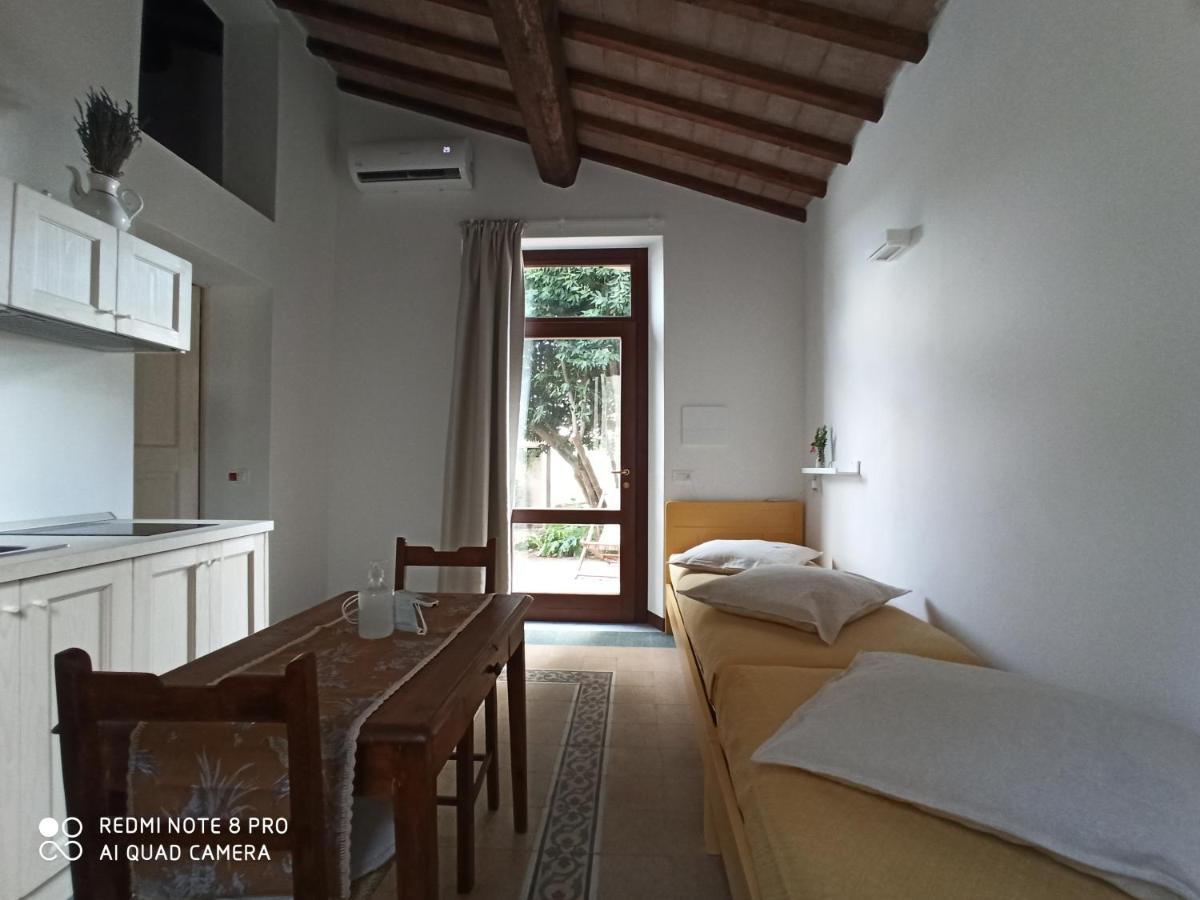 Villa Di Campagna Santa Giulia 卡波尼费拉 外观 照片